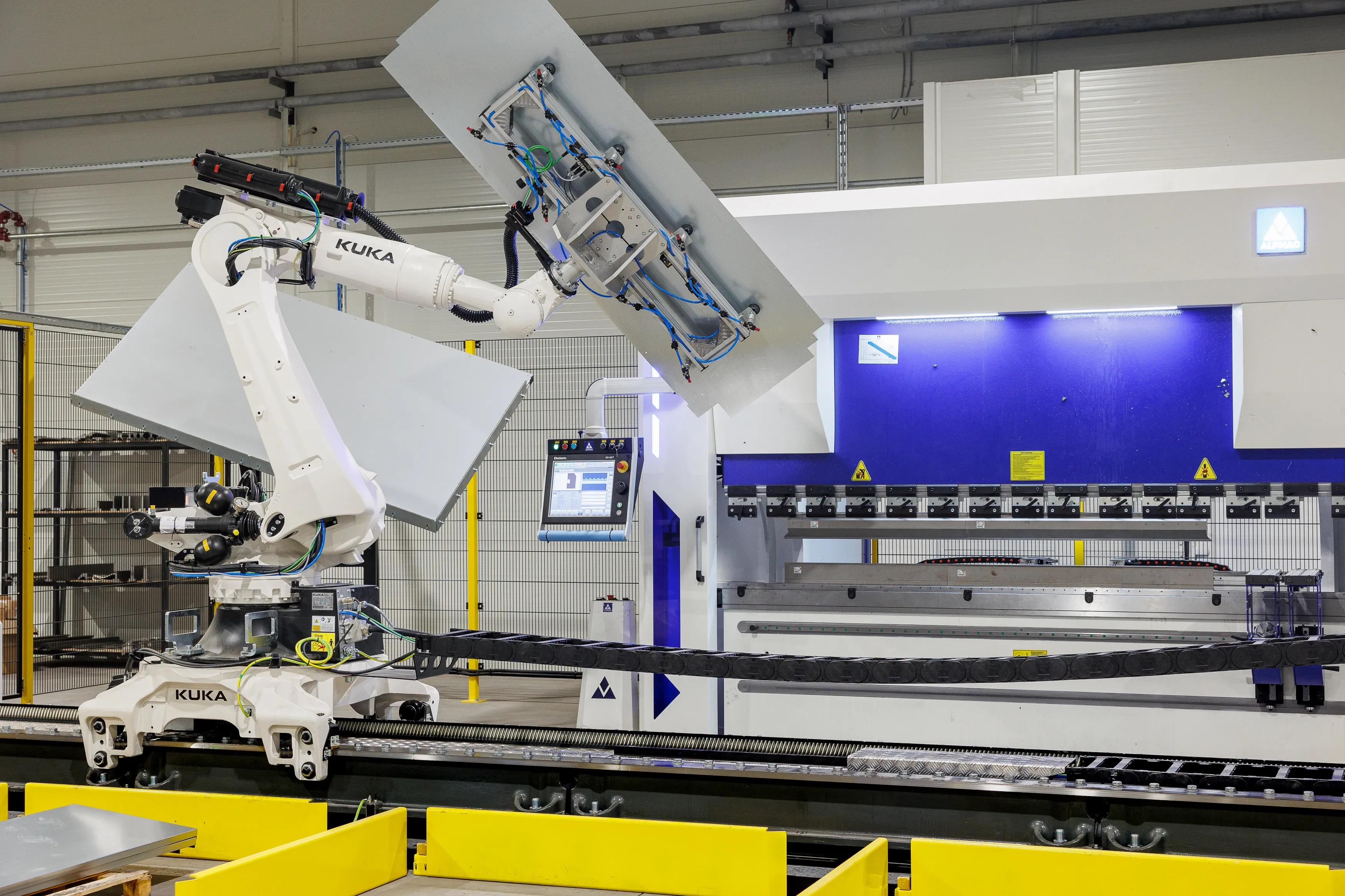 Why is it crucial to have a motivated workforce in the AI manufacturing era?