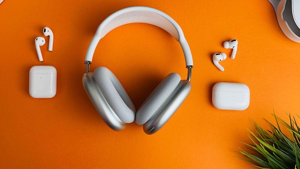 From Queues to QR Codes: The Evolution of Tech Rentals with Smart Lockers